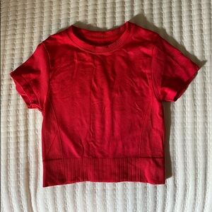 all in motion cropped tee